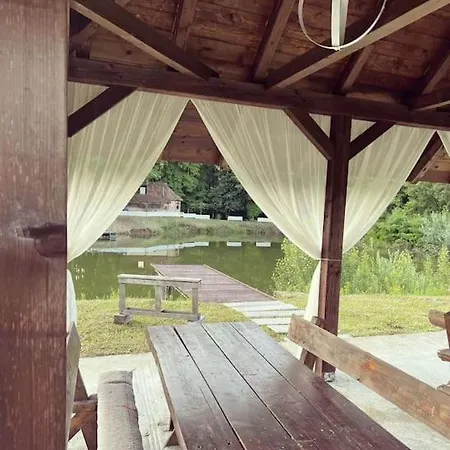 Lake House Feriehus Donji Zabar