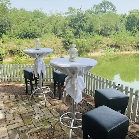 Lake House Holiday home *